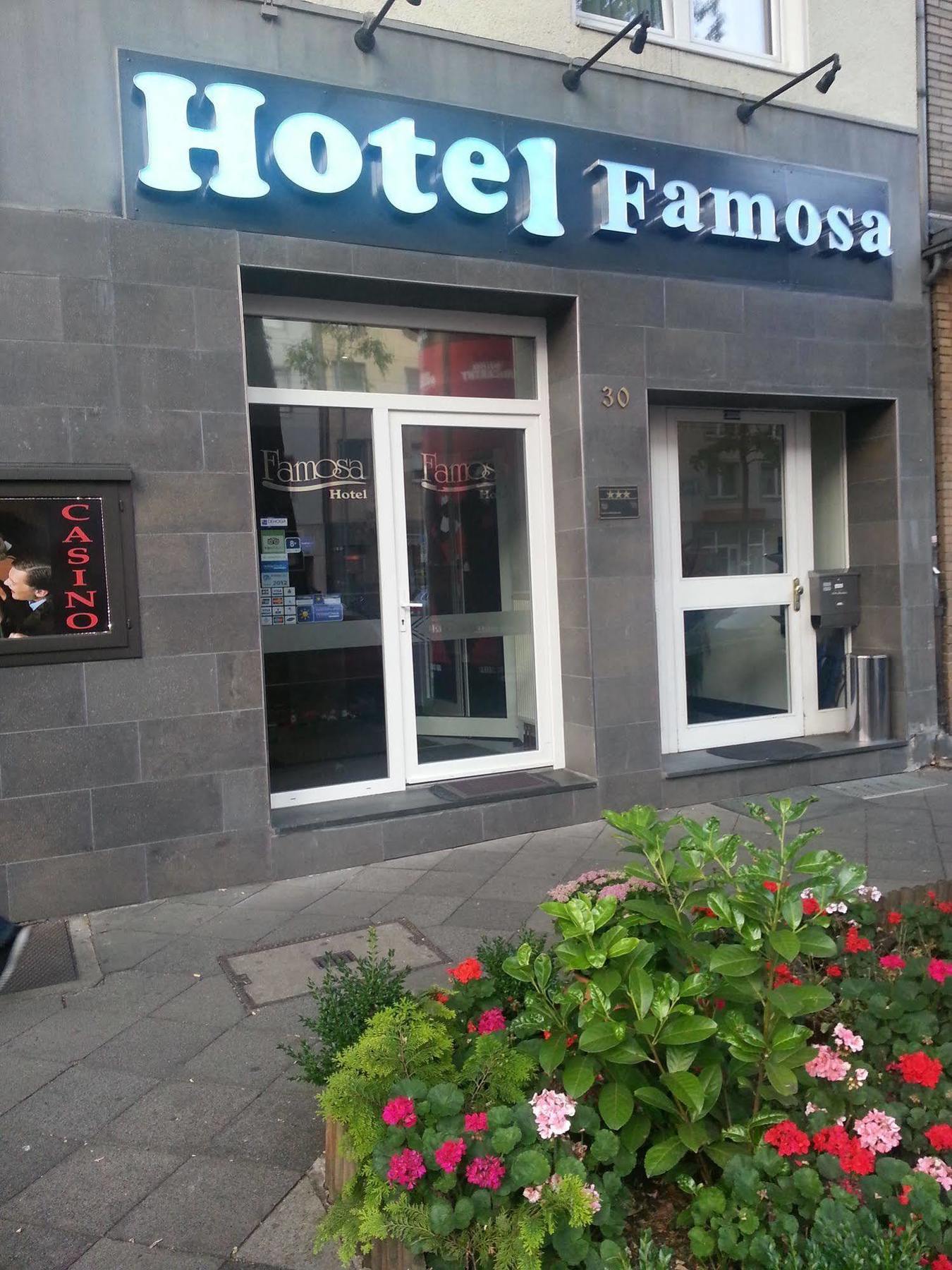 דיסלדורף Hotel Famosa מראה חיצוני תמונה